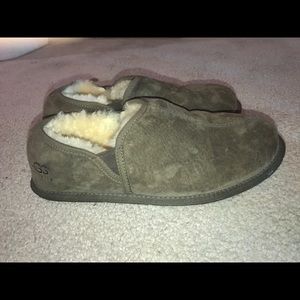 Uggs slippers